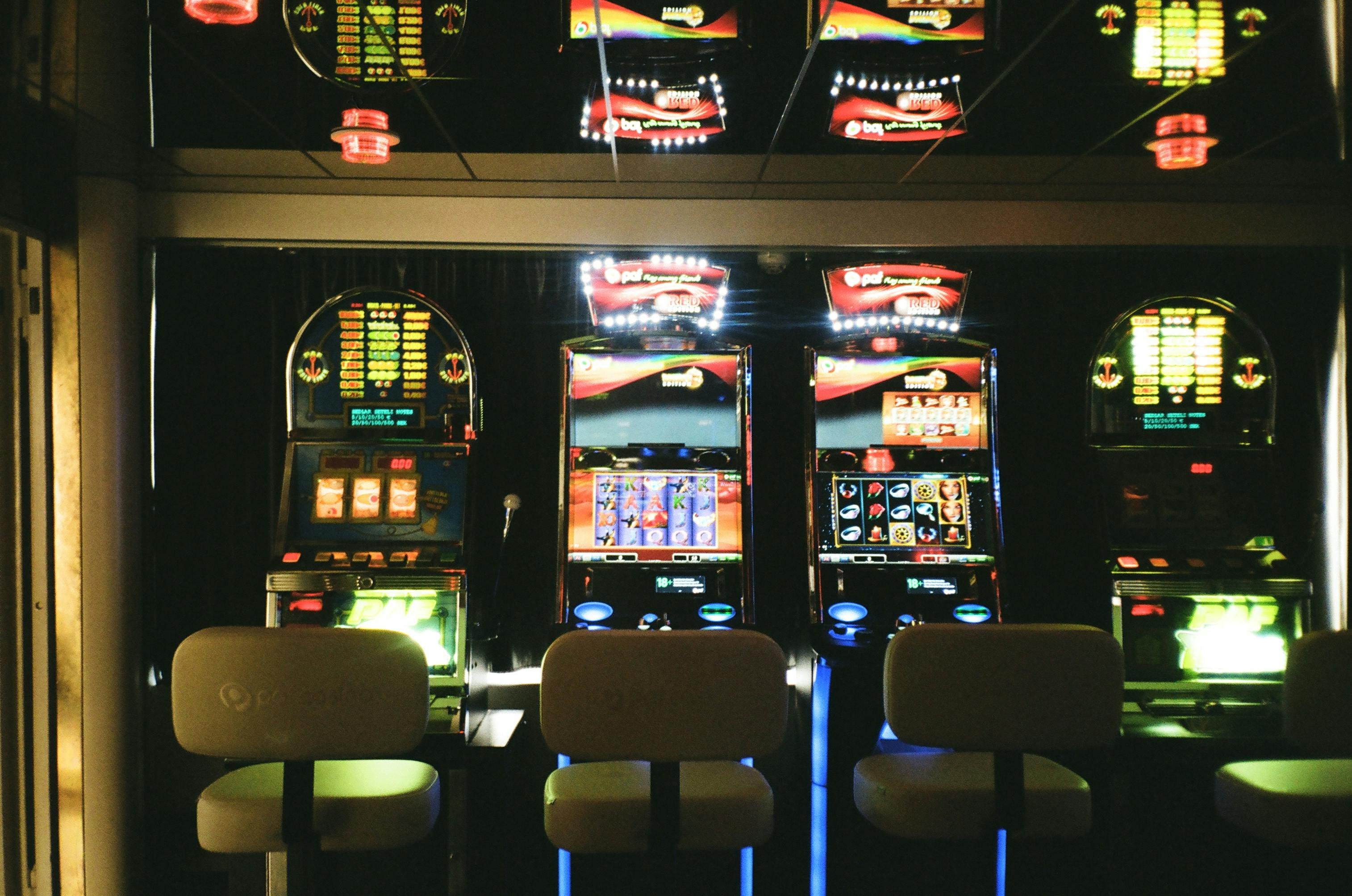 Perbandingan aturan bonus yang jelas